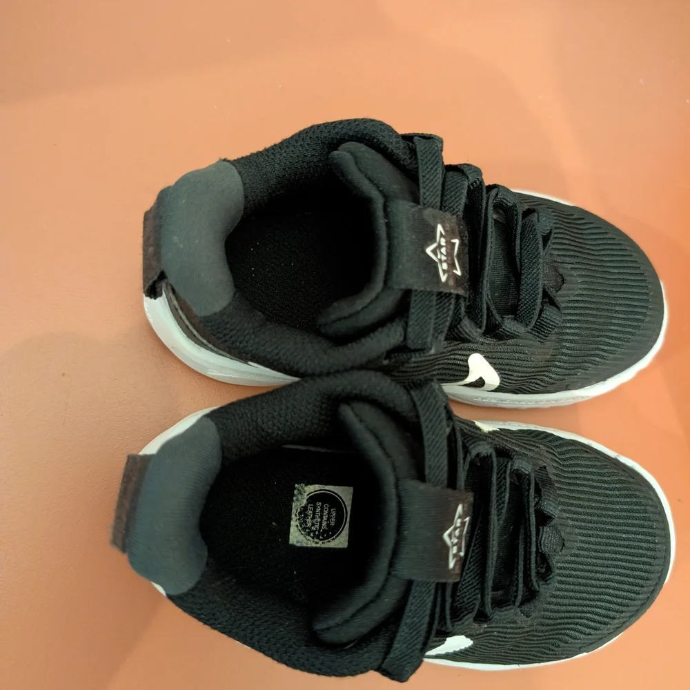 Nike Star Runner 4 NN (TD) in Size 8C Black/White (Toddler Boy)